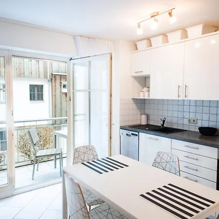 Ferienwohnung Blank Apartment *